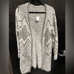 Elegant Geometric Pattern Cardigan in Gray